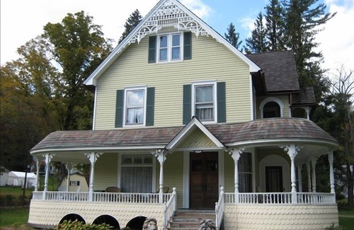 Thompson House | Elegant Victorian Home