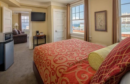Astoria Hotel | Elegant Victorian Room Near Columbia River w/Rooftop Terrace Views