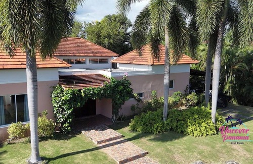 Playa Blanca House | Elegant Villa in Costa Blanca Overlooking the Mantarraya Golf Course