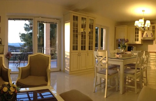Cavtat Villa | Elegant villa La Perla ,private heated pool,short walking distance to sea&center