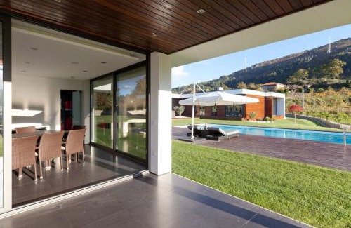 Vieira do Minho Villa | Elegant Villa Near Vieira do Minho with Pool