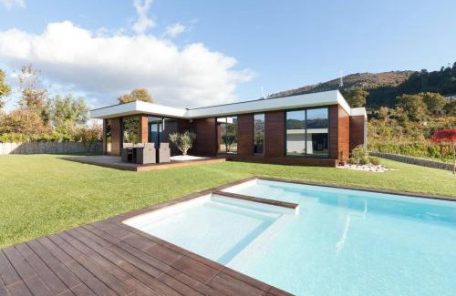 Vieira do Minho Villa | Elegant Villa Near Vieira do Minho with Pool
