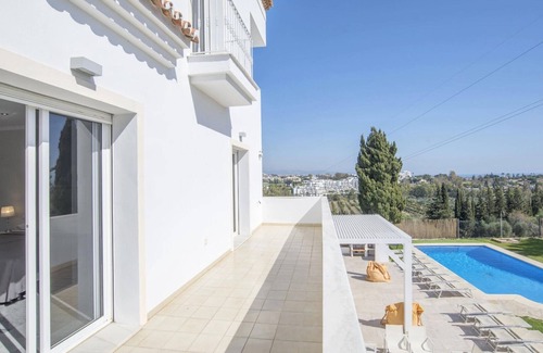 Puerto Banus Villa | Elegant Villa with Private Jacuzzi - Marbella