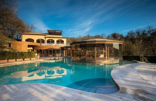 Sorano House | Elegant Villa with Spa