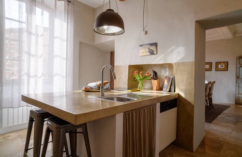 Rustrel House | Elegant village house with roof terrace