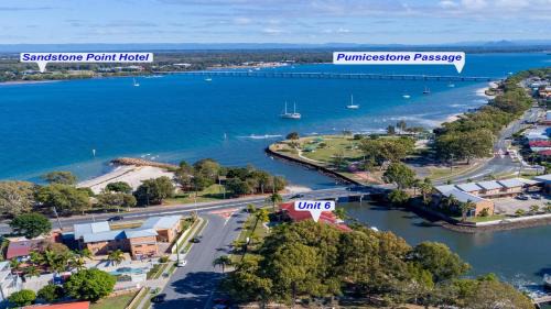 Bongaree House | Elegant Waterfront Gem where the Ocean meets the Canal!
