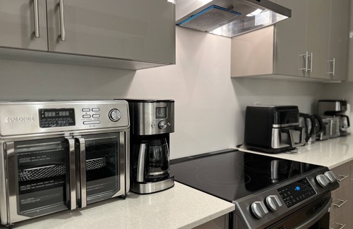 Vaughan House | Elegant Whole Townhome In Woodbridge Estate Vaughan
