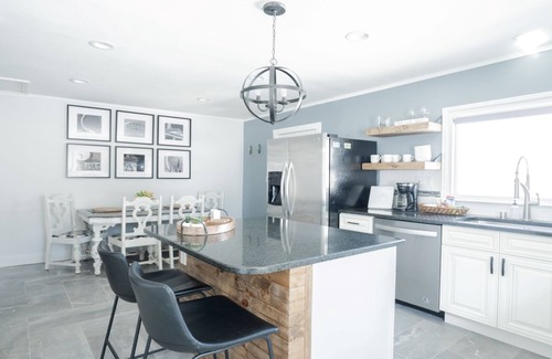 Dry Ridge House | Elegant Williamstown Home 5 minutes to Ark
