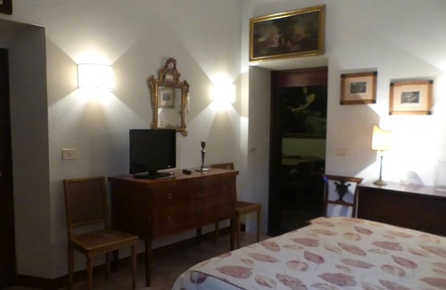 Treia Villa | Elegante Appartamento in Villa con piscina