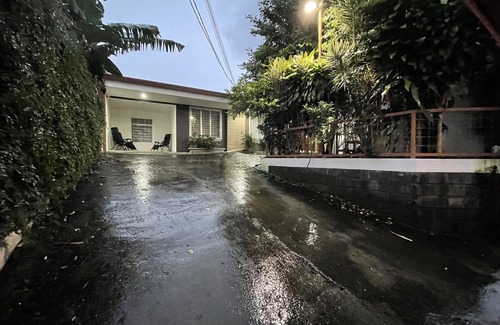 San Rafael Arriba House | Elegante Casa de 4 Habitaciones a Solo 15 Minutos del Corazón de la Ciudad