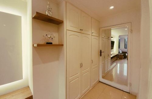 San Sebastian Apartment | Elegante Suite Privada en Cuenca - Parqueo Incluido