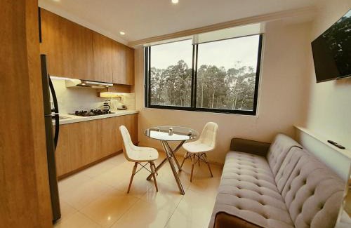 San Sebastian Apartment | Elegante Suite Privada en Cuenca - Parqueo Incluido