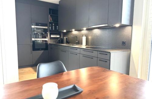Horgen District Apartment | Elegante Unterkunft in Stadtnähe