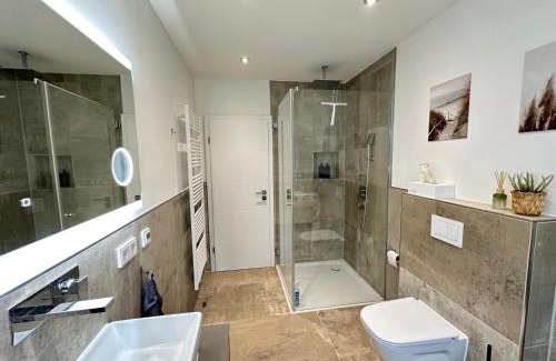 Reinfeld Apartment | Eleganter Neubau zwischen Hamburg&Ostsee mit Parkplatz