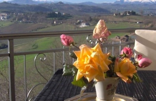 Roseto degli Abruzzi House | Elegantes, Historisches Haus mit Terrassen & Garten