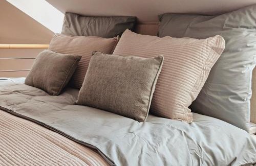 Innere Neustadt Apartment | Elegantes Loft mit 2 Etagen im Königsviertel
