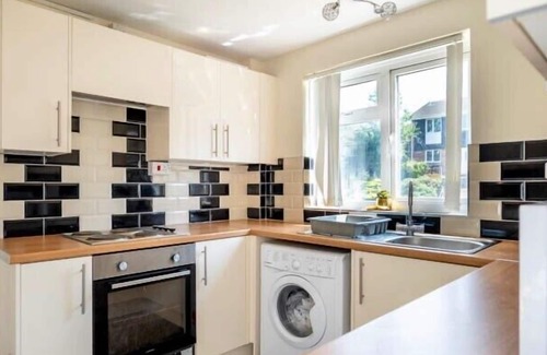 Luton House | Elegent Devon Retreat in Luton