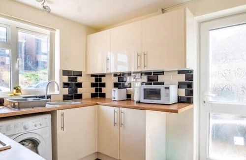 Luton House | Elegent Devon Retreat in Luton