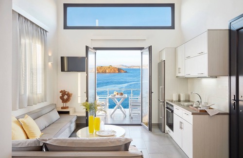 Anaxos Villa | Eleia Seafront Rooms & Villas