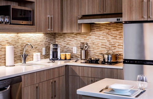 Coliseum Central Hotel | Element Hampton Peninsula Town Center