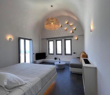 Pyrgos Hotel | Elements Cozy Suites Pyrgos