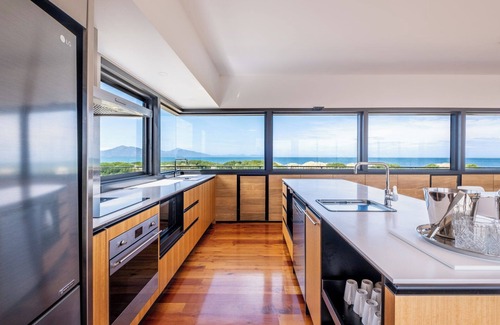 Dolphin Sands House | Elements - Freycinet Holiday Houses