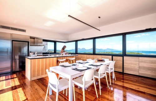 Dolphin Sands House | Elements - Freycinet Holiday Houses
