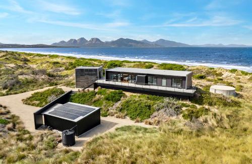 Dolphin Sands House | Elements - Freycinet Holiday Houses