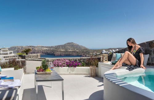 Akrotiri Hotel | Elements of Caldera Suites