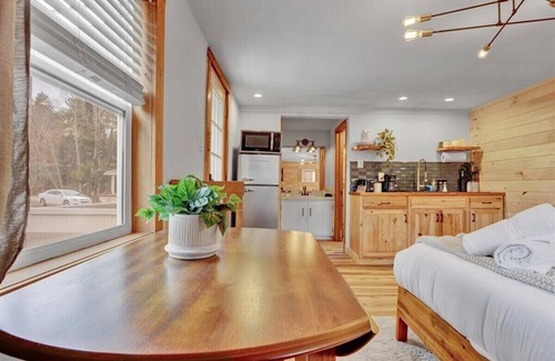 Canadensis Cabin | Elements Pocono Cabin | Modern | Wi-Fi | Firepit