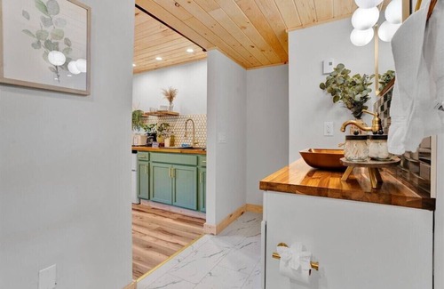 Canadensis House | Elements Pocono Modern | Firepits | Pet Friendly