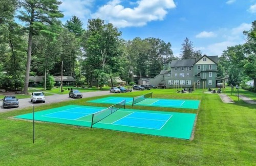Canadensis House | Elements Pocono Modern | Firepits | Pet Friendly