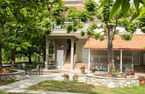 Paralia Skotinis Apartment | Elena luxury living