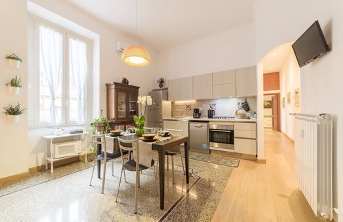 Quartiere XVII Trieste Apartment | Elephant Apartment for 5 people with 2 bathrooms + shared garden