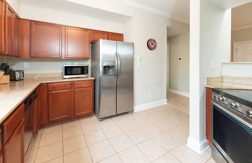 Tuscaloosa House | Elephant Hideaway: 3-Bed Townhome Near University of Alabama with Pool & Amenities
