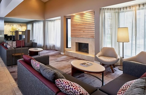 Miami Lakes Resort | Elevate Your Miami Adventure! Pet-Friendly Stay Near Country Lake Park!