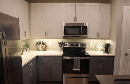 Fort Worth Apartment | Elevate Your Stay: Experience Unmatched Comfort in Our Lavish Luxury King Suites