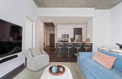 The Loop Apartment | Elevated 2BR Retreat + Balcony with Bean Views