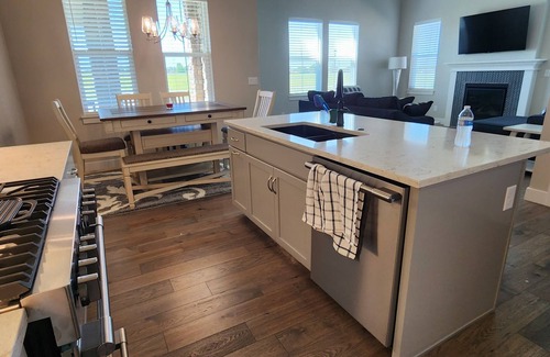 Loveland House | Elevated Elegance -> 1st-floor Master -> Super Hosts with Rave Reviews!