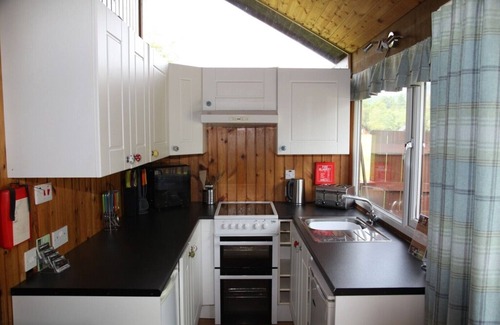 Taynuilt Cabin | Elevated Loch View Cabin with WiFi, Electric Hot Tub and Mountain Views