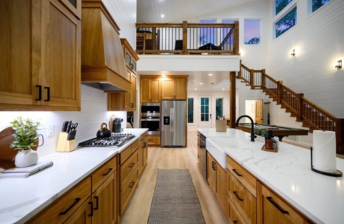 Broken Bow Cabin | Elevated Oasis- Brand new 3 bed/3.5 bath with high-end amenities! Sleeps 10
