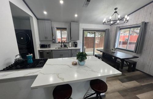Woodlands House | Elevated Vibes AC Hot-Tub with Ping Pong!
