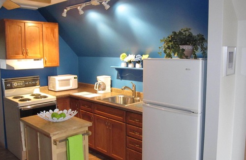 Munising Cottage | Elevated View BY THE MONTH ON Lake Superior, Romantic getaway,Hiking&Waterfalls