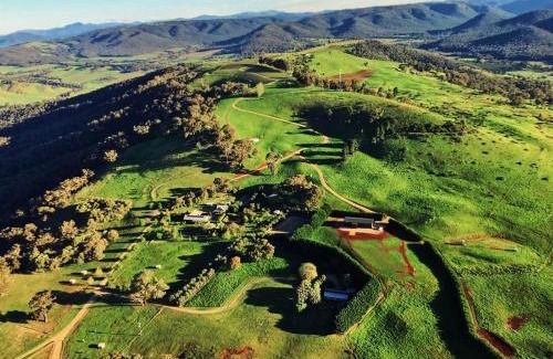 Myrrhee House | Elevation652 at Mt Bellevue in King Valley