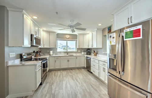 Mid Island House | Elevator to Paradise! Luxury beachfront property, book fast for winter discount.