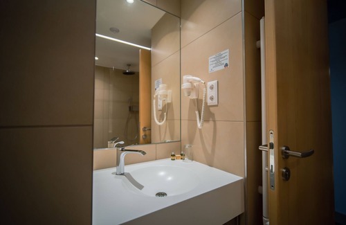 Jaszarokszallas Hotel | Eleven Business & Sport Hotel