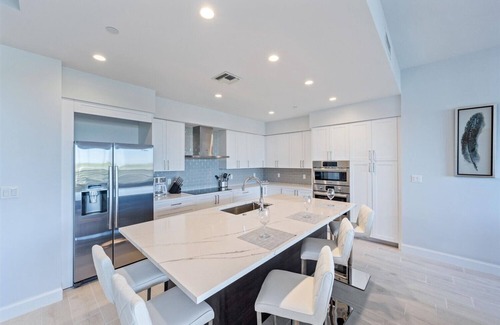 Redevelopment Area Condo | ELEVEN ELEVEN CENTRAL 445 - Luxury Condo Downtown Naples w/Resort Amenities