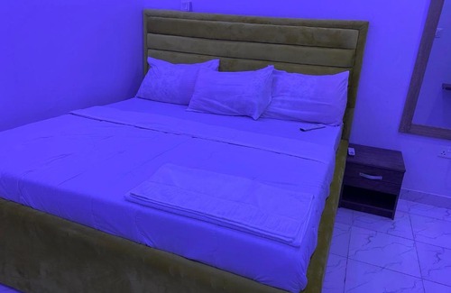 Surulere Hotel | Eleven11