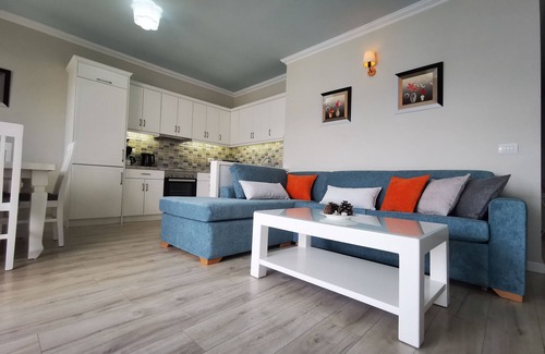 Sarande Apartment | Eli's beachfront apartment