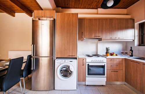 Palaiokastro Villa | Elia 2 maisonette,Near Heraklion, beach & taverns